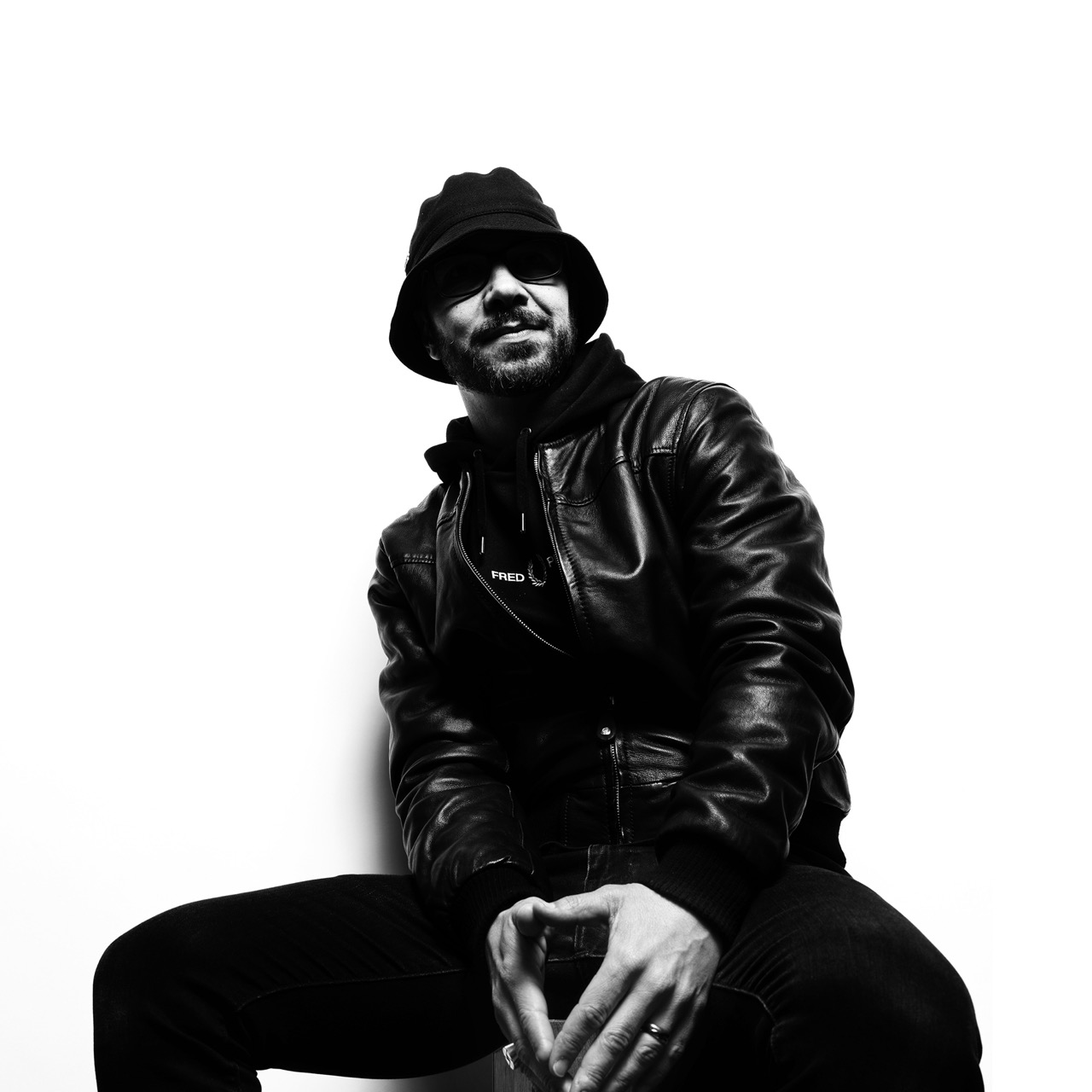 Retratos profesionales en Madrid con estilo editorial y artístico